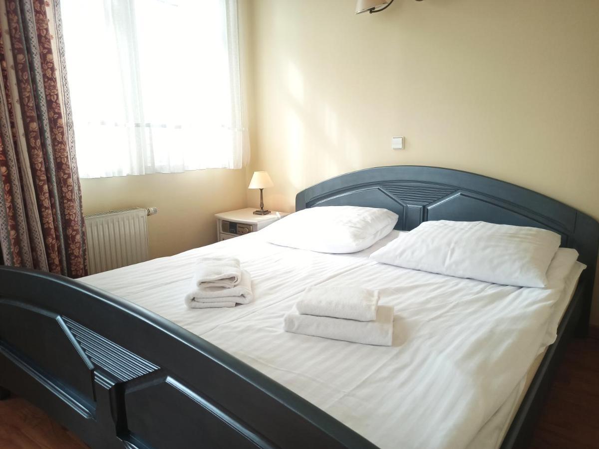 Hotel Bartis Бартошице Екстер'єр фото