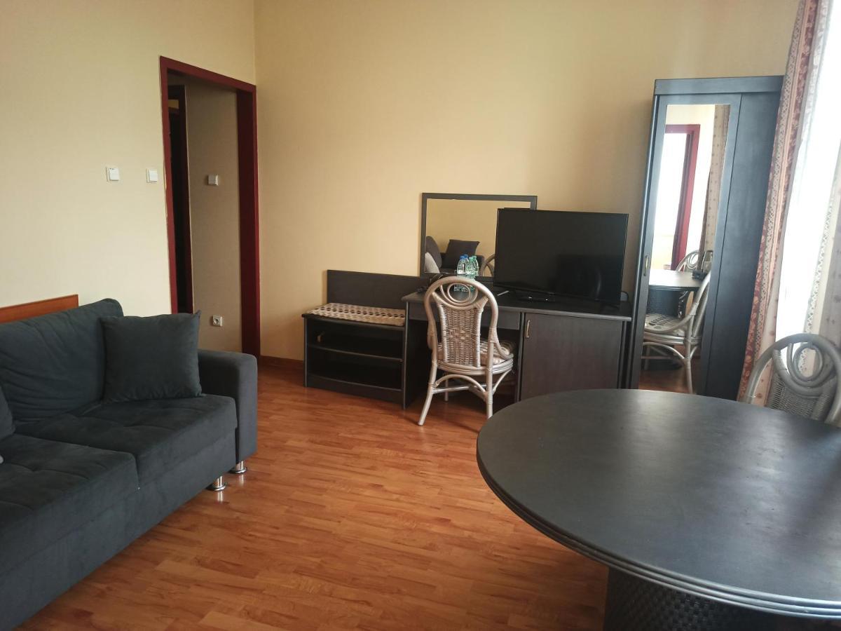 Hotel Bartis Бартошице Екстер'єр фото