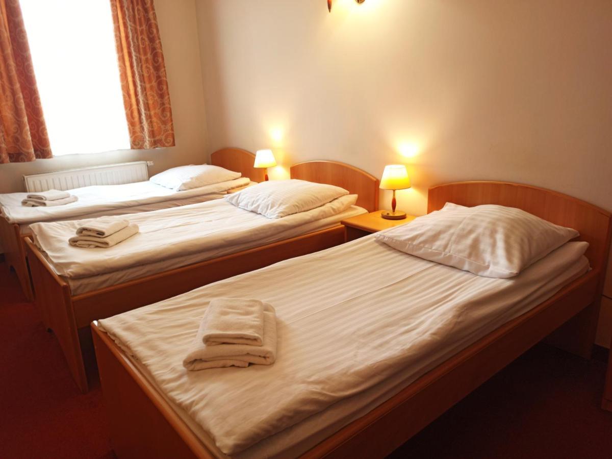 Hotel Bartis Бартошице Екстер'єр фото