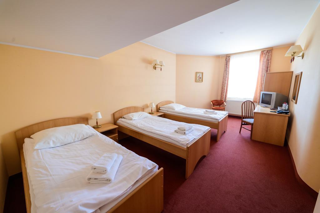 Hotel Bartis Бартошице Екстер'єр фото
