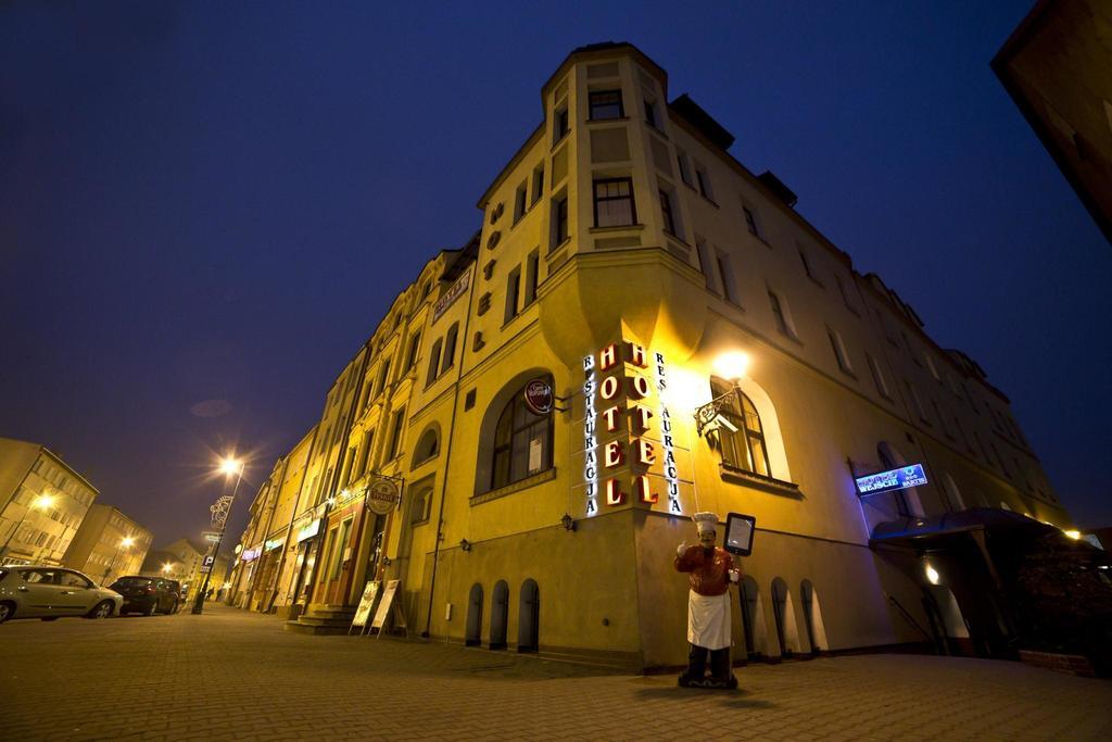 Hotel Bartis Бартошице Екстер'єр фото