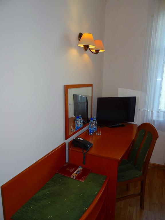 Hotel Bartis Бартошице Екстер'єр фото