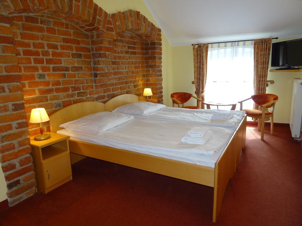 Hotel Bartis Бартошице Екстер'єр фото