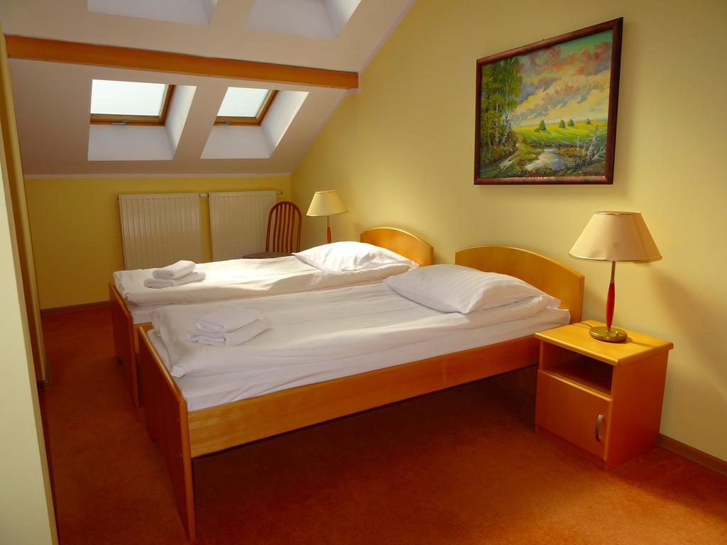 Hotel Bartis Бартошице Екстер'єр фото