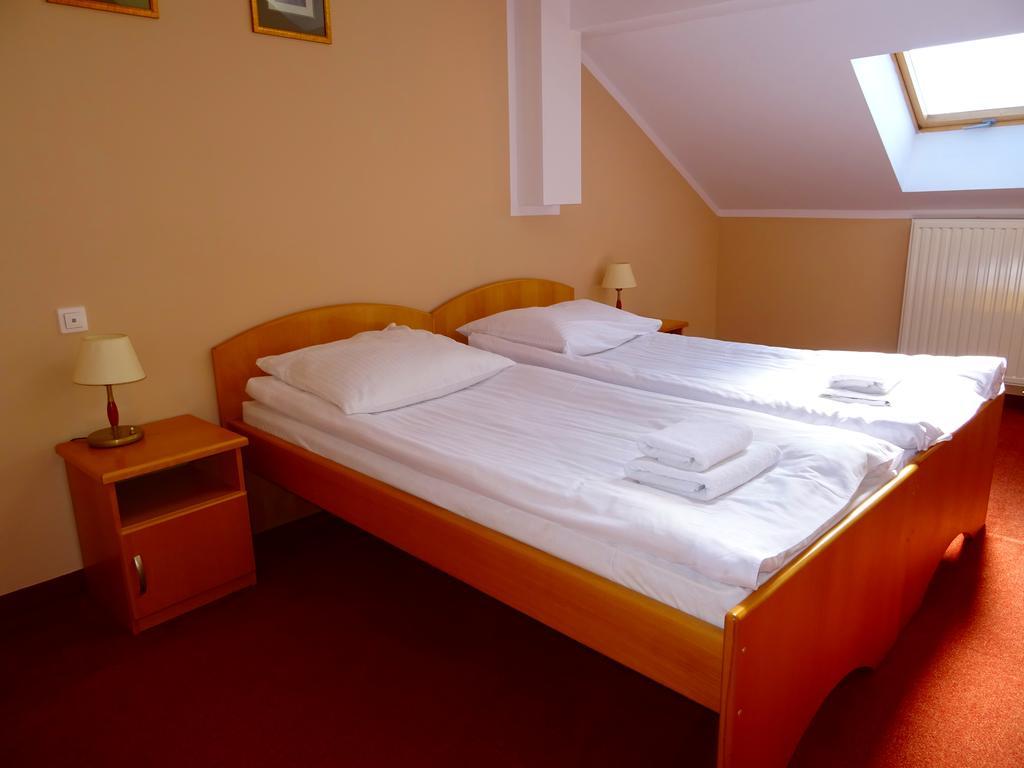Hotel Bartis Бартошице Екстер'єр фото