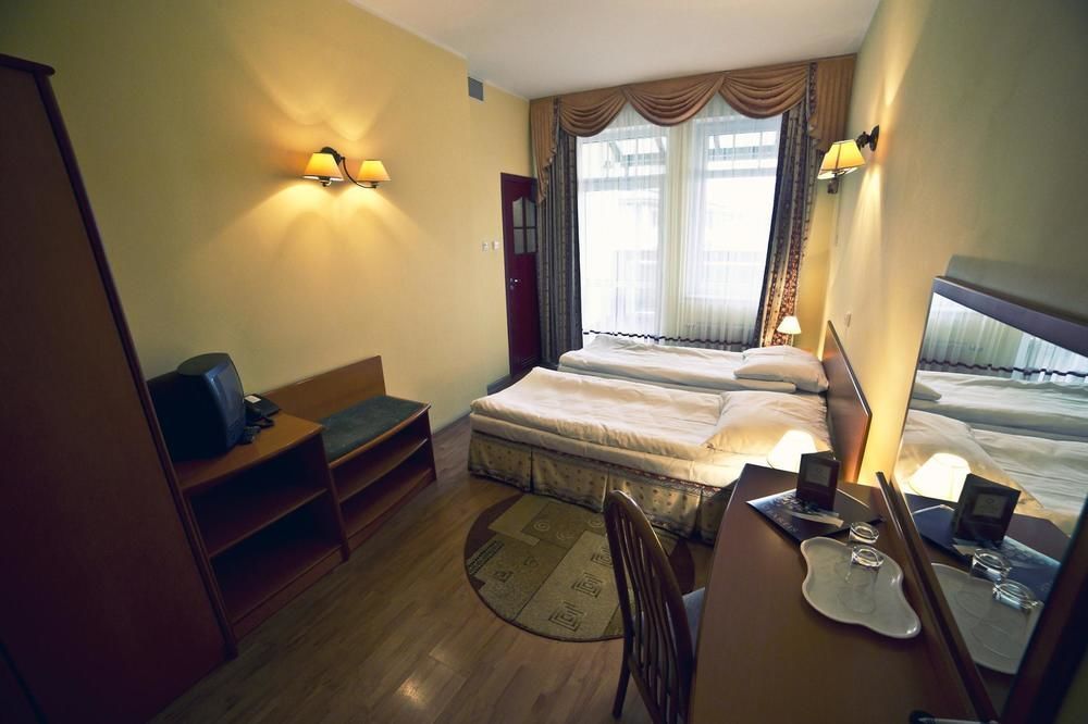 Hotel Bartis Бартошице Екстер'єр фото