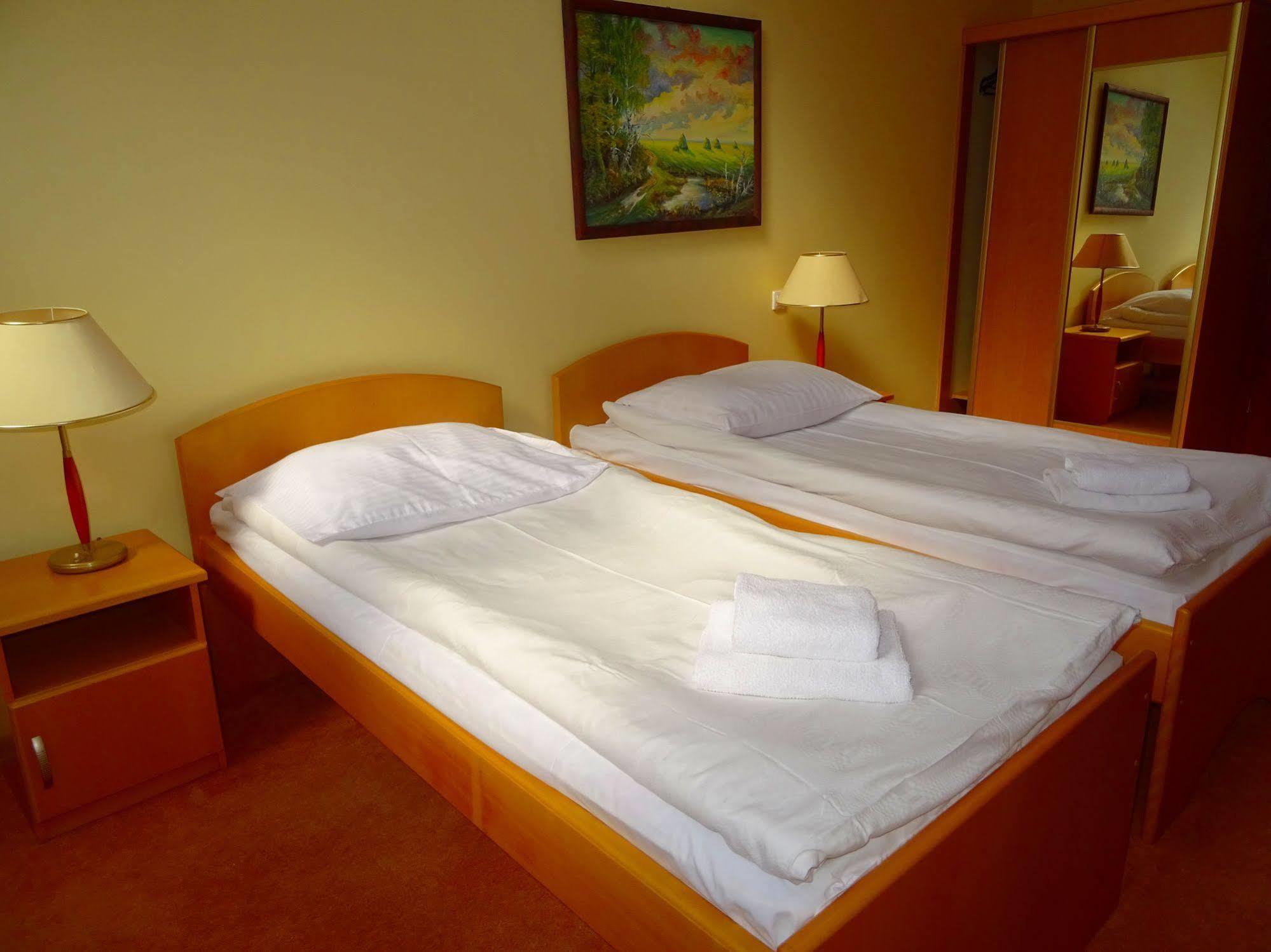 Hotel Bartis Бартошице Екстер'єр фото